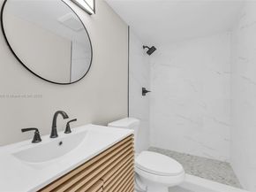 7996 Crespi Blvd 4, Miami Beach FL 33141