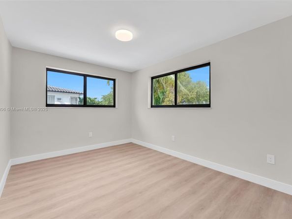 7996 Crespi Blvd 4, Miami Beach FL 33141