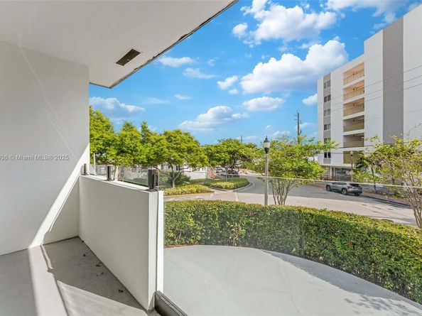 7996 Crespi Blvd 4, Miami Beach FL 33141