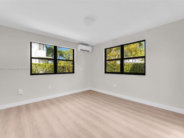 7996 Crespi Blvd 4, Miami Beach FL 33141