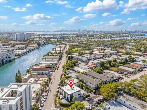 7996 Crespi Blvd 4, Miami Beach FL 33141