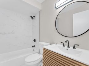 7996 Crespi Blvd 4, Miami Beach FL 33141