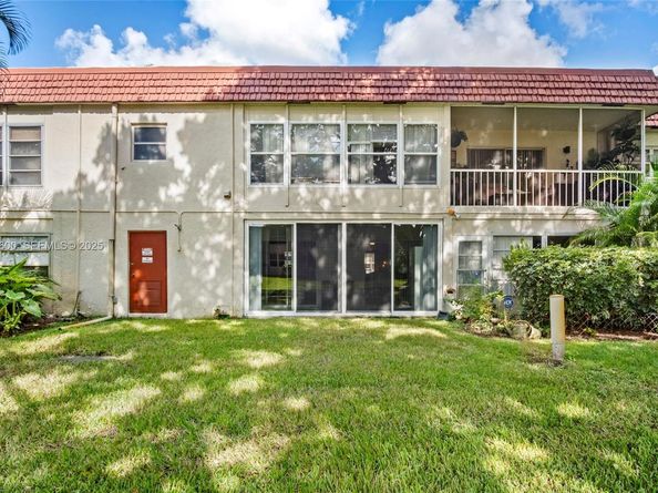 19 Abbey Ln 104, Delray Beach FL 33446