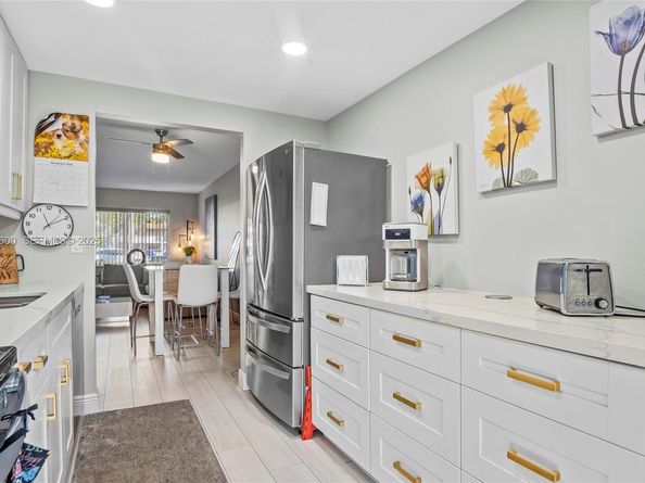 19 Abbey Ln 104, Delray Beach FL 33446