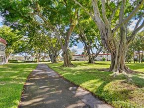 19 Abbey Ln 104, Delray Beach FL 33446