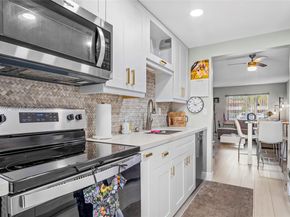 19 Abbey Ln 104, Delray Beach FL 33446