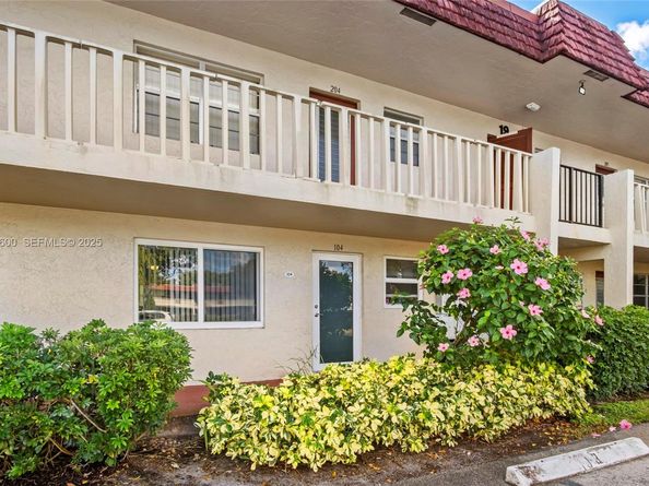 19 Abbey Ln 104, Delray Beach FL 33446