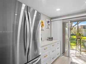 19 Abbey Ln 104, Delray Beach FL 33446