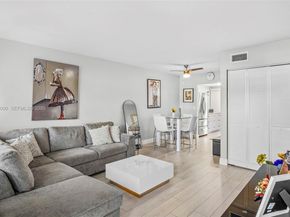 19 Abbey Ln 104, Delray Beach FL 33446