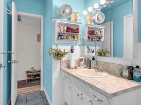 2223 Park Ln 207, Hollywood FL 33021