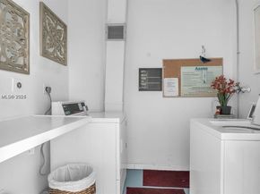 2223 Park Ln 207, Hollywood FL 33021