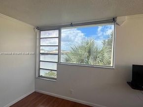 920 NE 199th St 4S, Miami FL 33179
