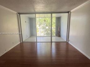 920 NE 199th St 4S, Miami FL 33179
