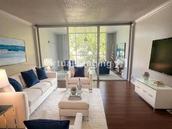 920 NE 199th St 4S, Miami FL 33179