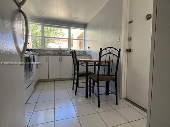 920 NE 199th St 4S, Miami FL 33179