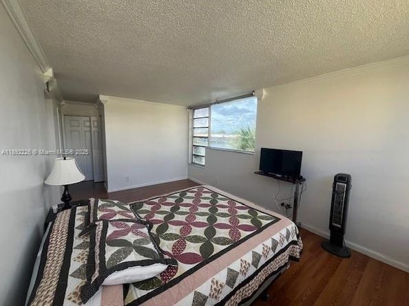 920 NE 199th St 4S, Miami FL 33179