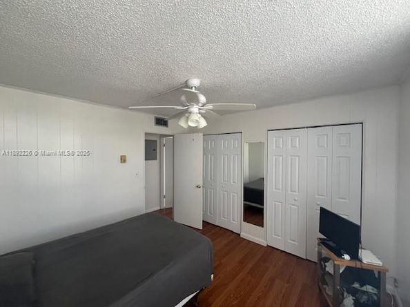 920 NE 199th St 4S, Miami FL 33179