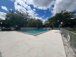 920 NE 199th St 4S, Miami FL 33179