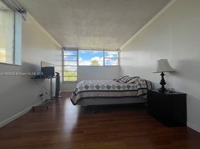 920 NE 199th St 4S, Miami FL 33179