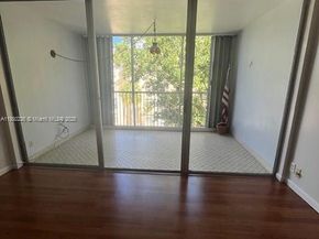 920 NE 199th St 4S, Miami FL 33179