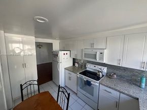 920 NE 199th St 4S, Miami FL 33179