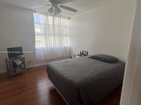 920 NE 199th St 4S, Miami FL 33179