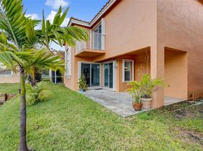 1550 N Trafalgar Cir, Hollywood FL 33020