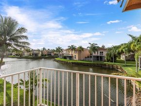 1550 N Trafalgar Cir, Hollywood FL 33020