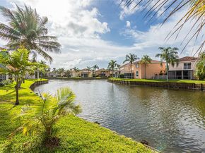 1550 N Trafalgar Cir, Hollywood FL 33020