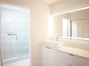 5141 NW 101st Pl, Doral FL 33178