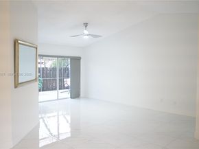 5141 NW 101st Pl, Doral FL 33178