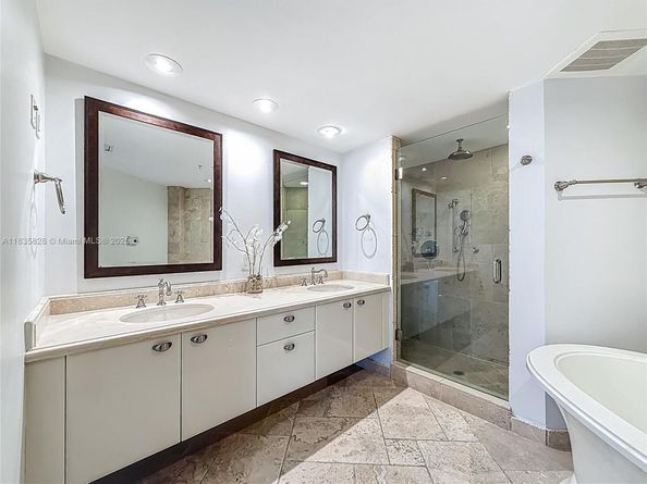 333 Las Olas Way 2501, Fort Lauderdale FL 33301