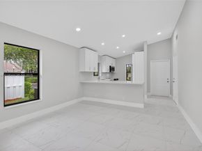 8067 Summerbreeze Ln, Boca Raton FL 33496