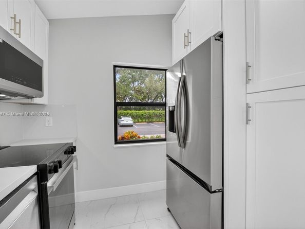 8067 Summerbreeze Ln, Boca Raton FL 33496
