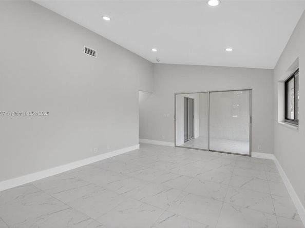 8067 Summerbreeze Ln, Boca Raton FL 33496