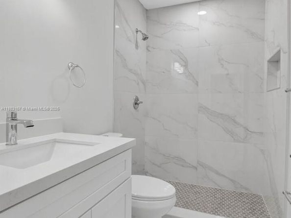 8067 Summerbreeze Ln, Boca Raton FL 33496