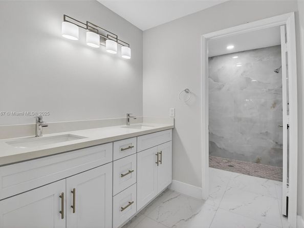 8067 Summerbreeze Ln, Boca Raton FL 33496
