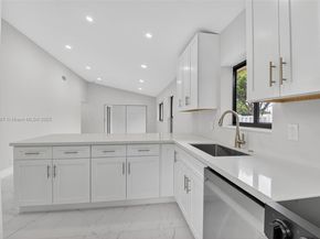 8067 Summerbreeze Ln, Boca Raton FL 33496