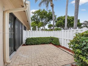 8067 Summerbreeze Ln, Boca Raton FL 33496