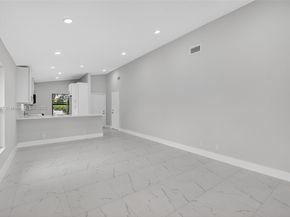 8067 Summerbreeze Ln, Boca Raton FL 33496