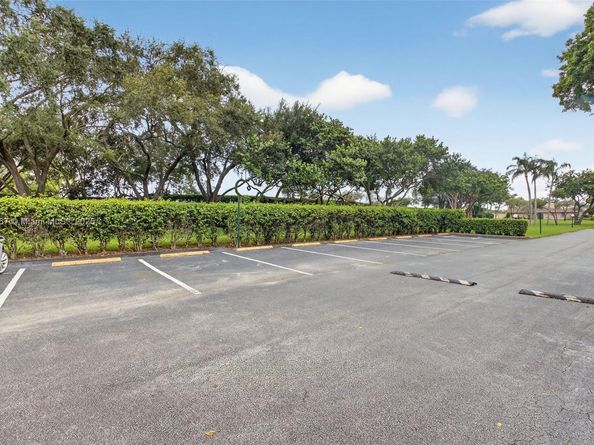 8067 Summerbreeze Ln, Boca Raton FL 33496
