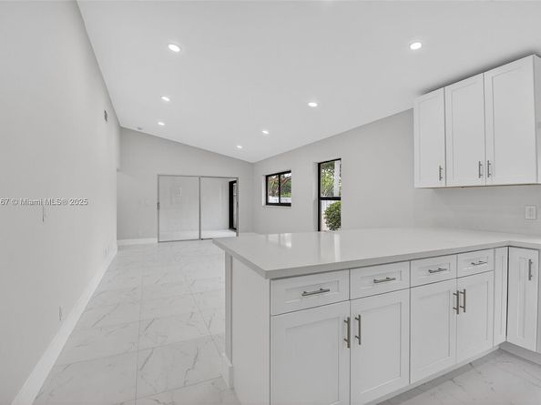 8067 Summerbreeze Ln, Boca Raton FL 33496