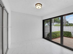 8067 Summerbreeze Ln, Boca Raton FL 33496
