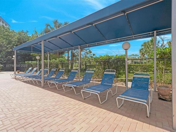 4001 Hillcrest Dr 609, Hollywood FL 33021