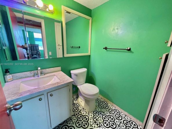 4001 Hillcrest Dr 609, Hollywood FL 33021