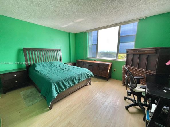 4001 Hillcrest Dr 609, Hollywood FL 33021