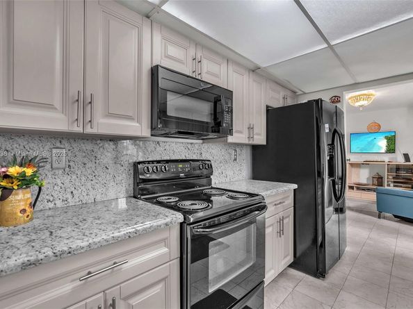 1321 SW 124th Ct 18A, Miami FL 33184