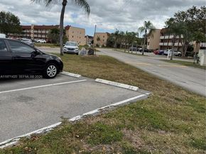 9041 Sunrise Lakes Blvd 303, Sunrise FL 33322