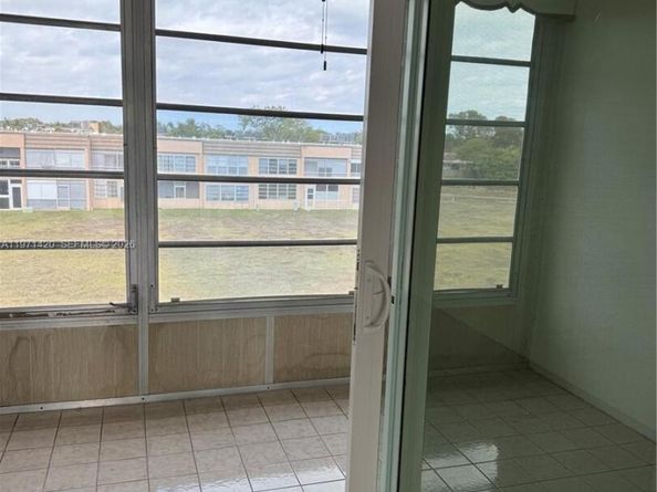 9041 Sunrise Lakes Blvd 303, Sunrise FL 33322