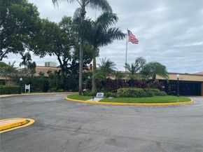 9041 Sunrise Lakes Blvd 303, Sunrise FL 33322